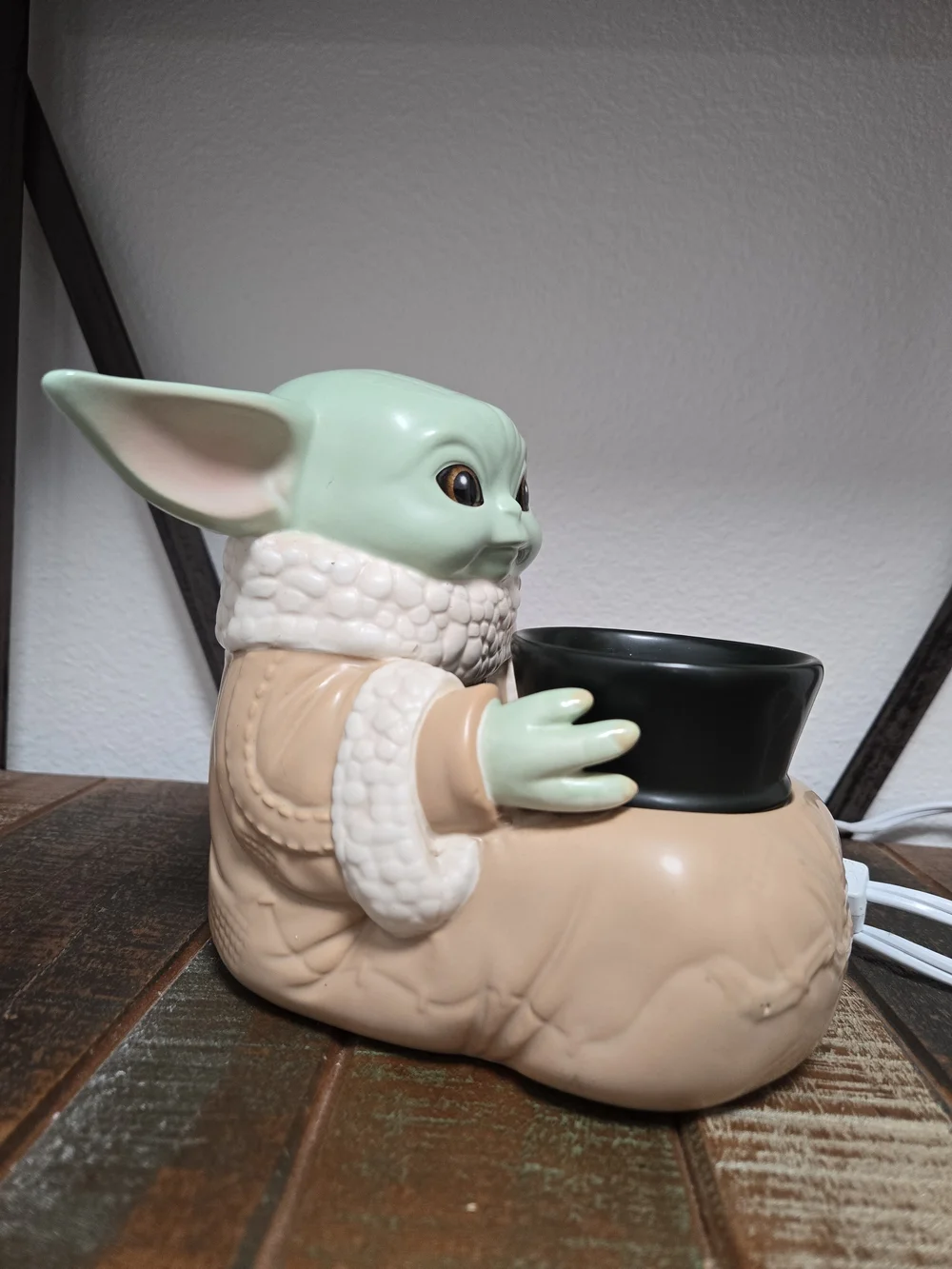 Scentsy Green and Tan Baby Yoda Ceramic Wax Warmer